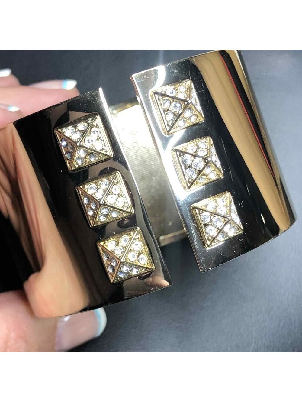 6169 Victorias Secret Goldtone CZ Spikes 1.5" wide hinged cuff bracelet 7"